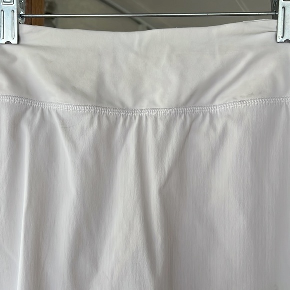 Lululemon Pace Setter Skirt. White EUC Size 2 - Picture 2 of 7
